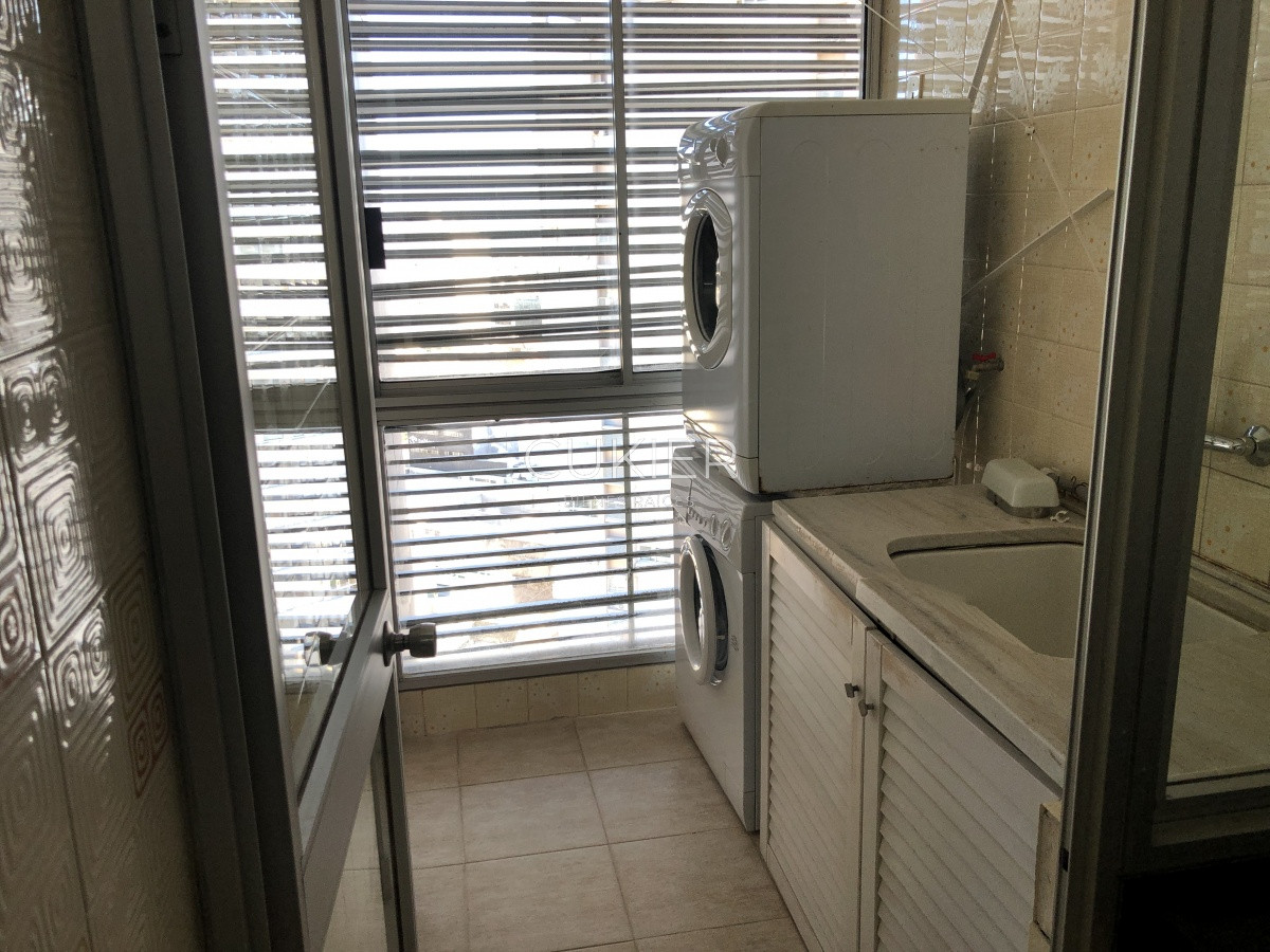 Apartamento ID.287 - Alquiler anual y venta de apartamento 3 dormitorios en edificio El Torreon Punta del Este