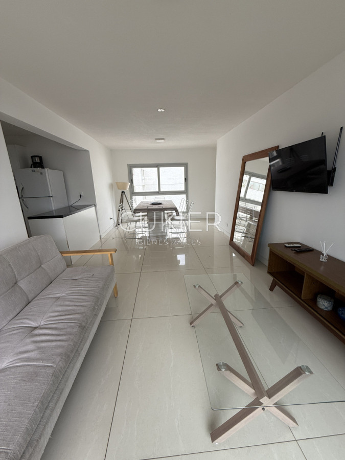 Apartamento ID.4547 - Alquiler anual e invernal de apartamento 3 dormitorios con palillero propio frente al mar en playa mansa 