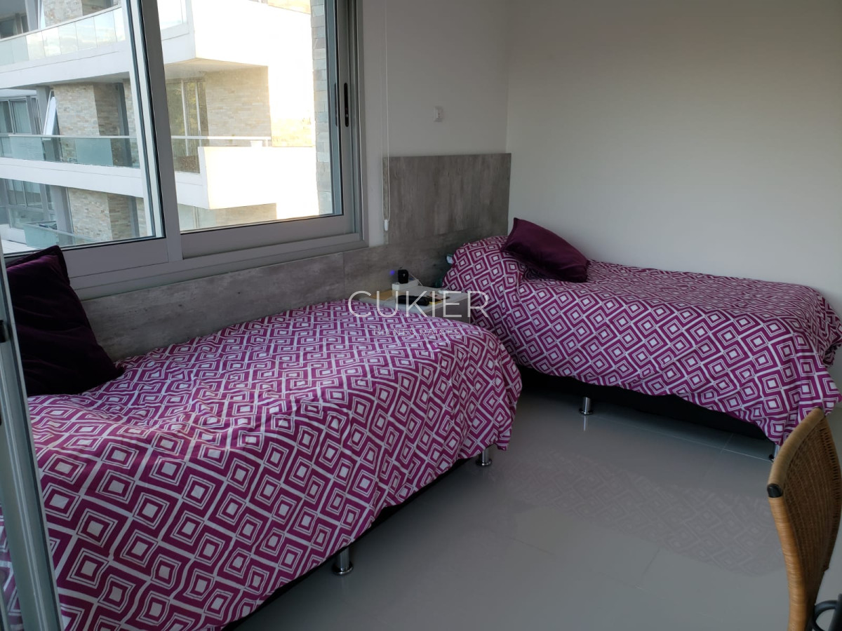 Apartamento ID.352 - Venta apartamento penthouse de 3 dormitorios en primera linea Playa Mansa Punta del Este