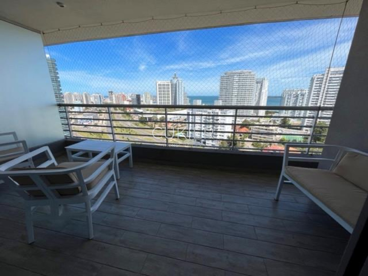 Apartamento ID.1410 - Alquiler anual de apartamento 2 dormitorios en Alexander Boulevard Punta del Este