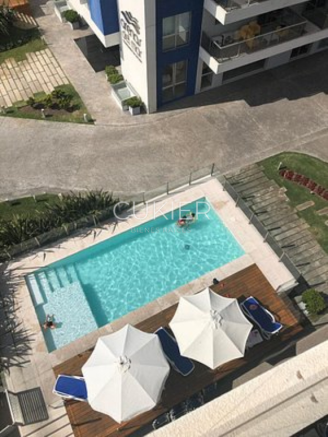 Apartamento ID.2664 - Alquiler anual y temporada de apartamento 2 dormitorios a pasos de Playa brava en Punta del este