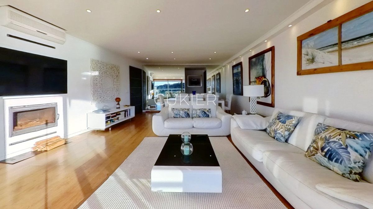 Apartamento ID.2611 - Venta de espectacular duplex penthouse en Terrazas de la Laguna primera linea Playa Mansa de 3 suites