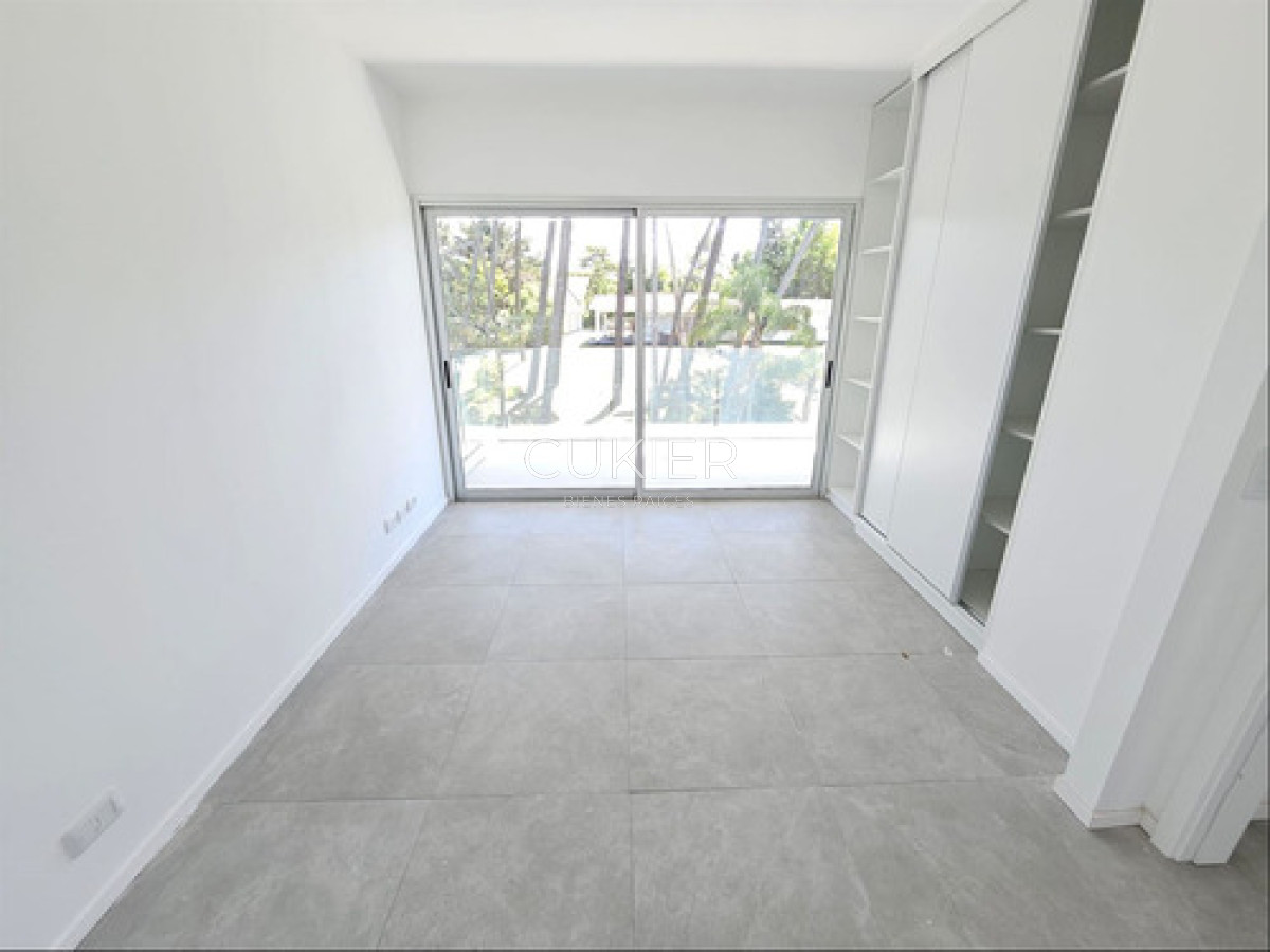 Apartamento ID.4621 - Apartamento En Venta De 2 Dormitorios Playa Mansa