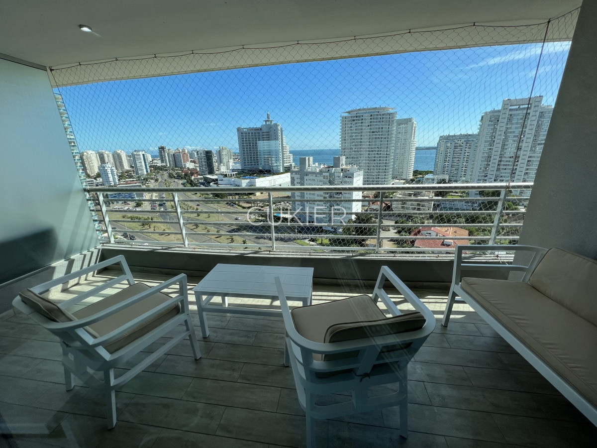 Apartamento ID.1410 - Alquiler anual de apartamento 2 dormitorios en Alexander Boulevard Punta del Este
