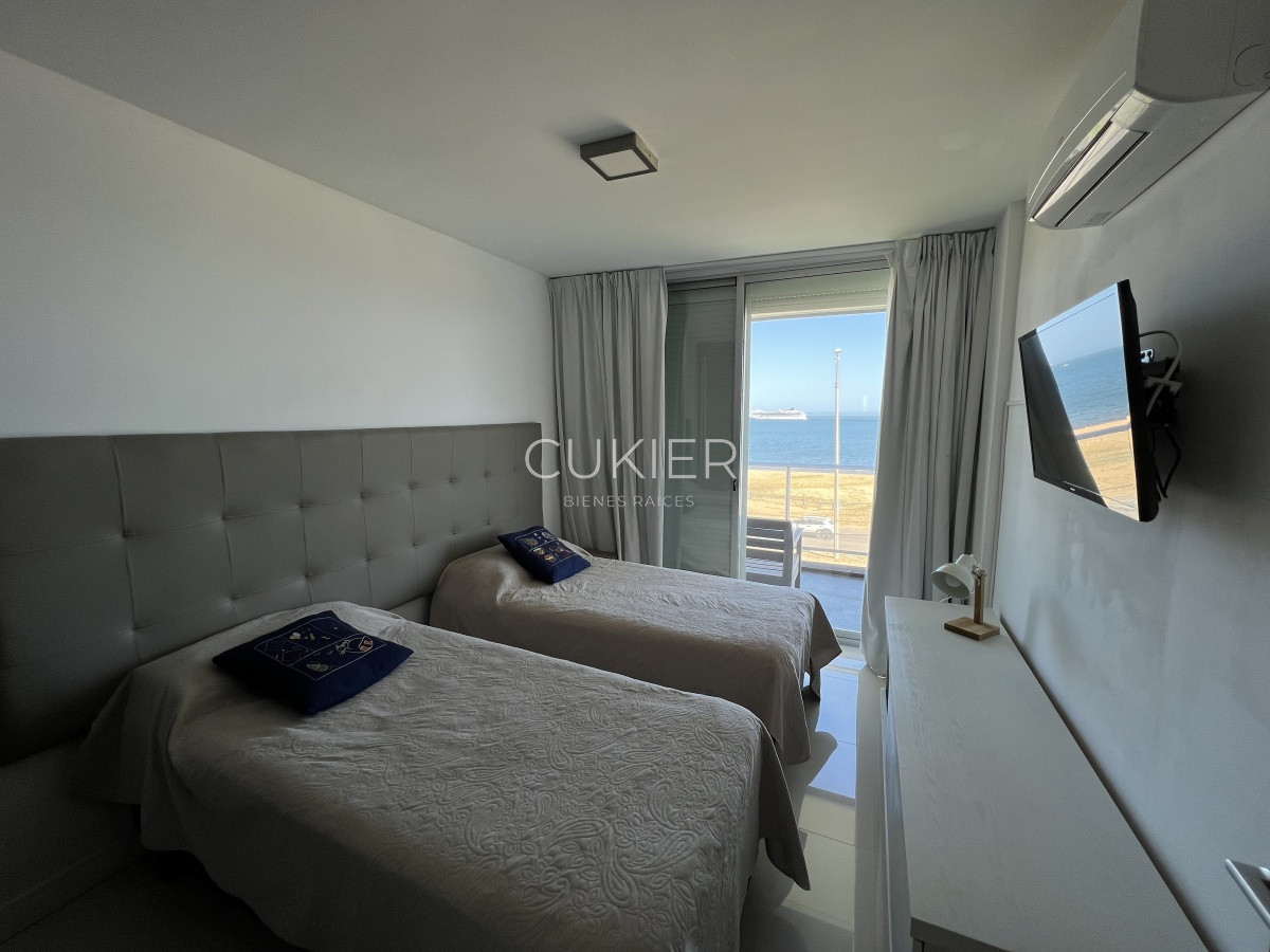 Apartamento ID.1541 - Alquiler anual y invernal de apartamento 2 dormitorios frente al mar en playa mansa