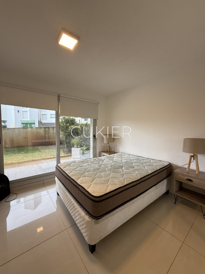 Apartamento ID.4549 - Alquiler anual e invernal apartamento 1 dormitorio con jardín en planta baja frente al mar 