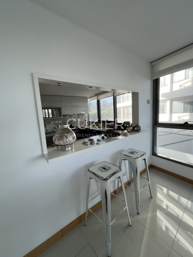 Apartamento ID.2660 - Venta hermoso departamento 3 suites en primera linea Playa Brava torre de categoría