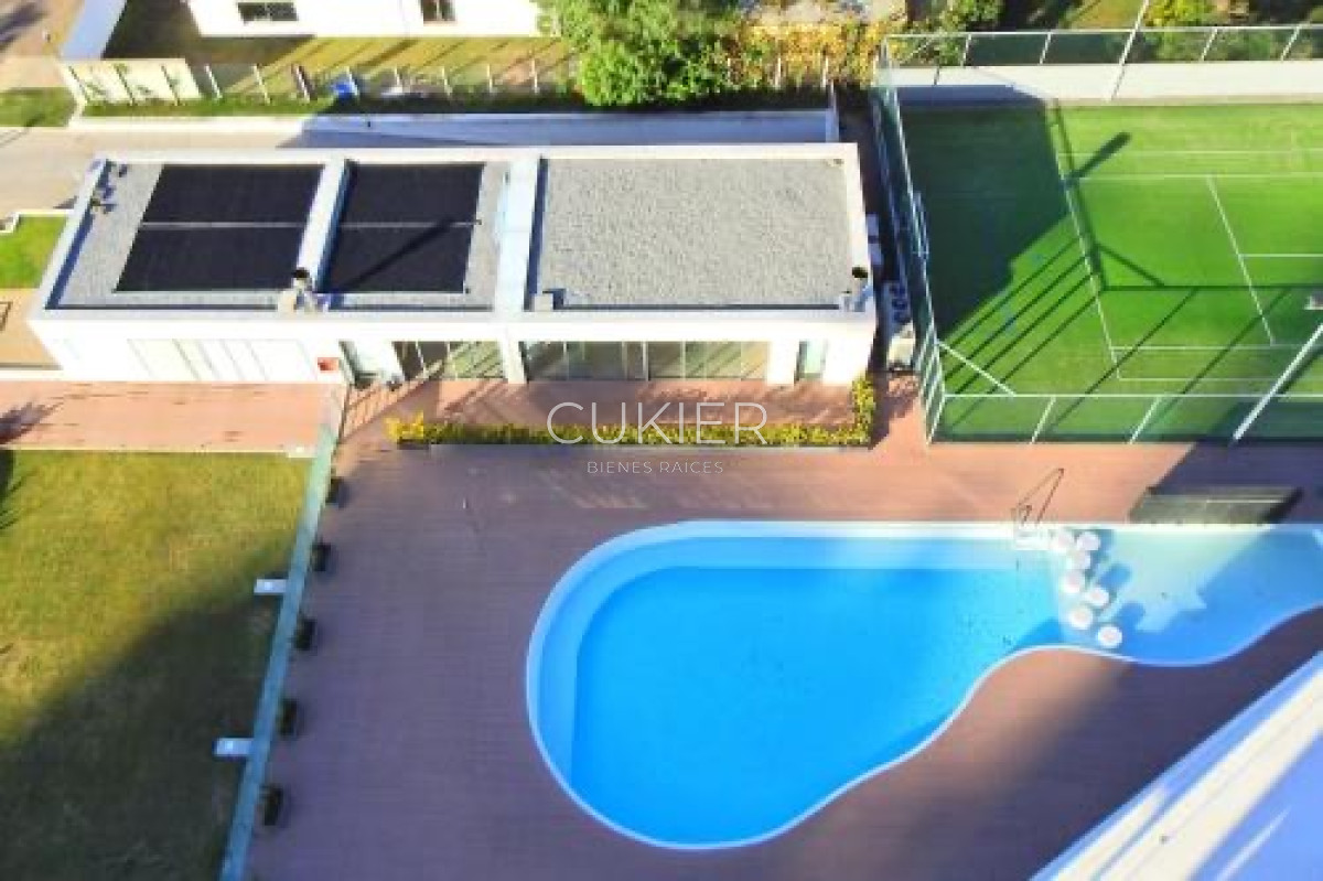 Apartamento ID.1410 - Alquiler anual de apartamento 2 dormitorios en Alexander Boulevard Punta del Este