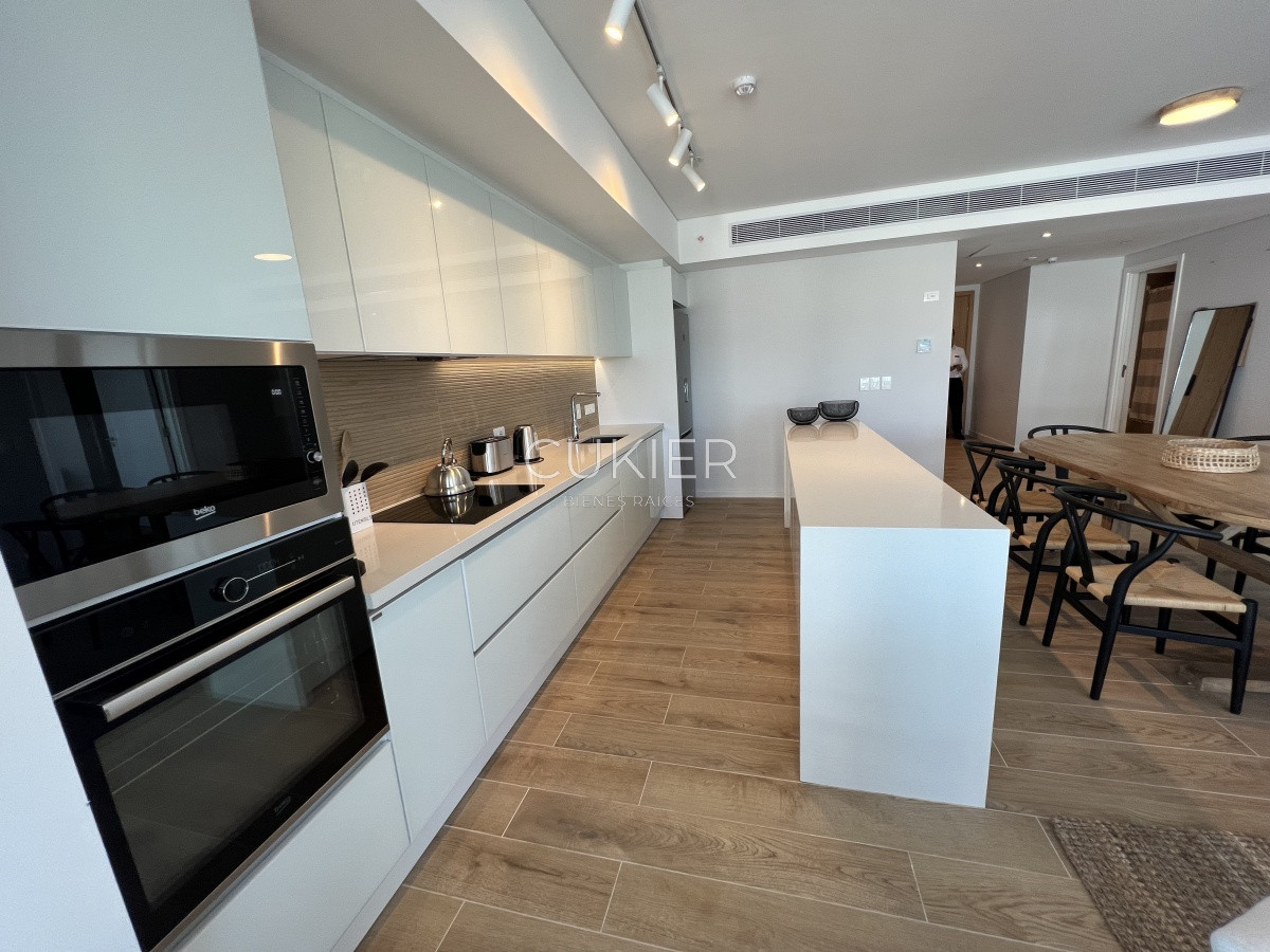 Apartamento ID.1601 - Alquiler anual apartamento 2 dormitorios primera linea Playa Brava en Trump Tower