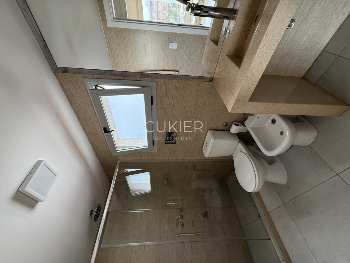Apartamento ID.570 - Alquiler anual e invernal de apartamento 3 dormitorios con parrillero primera linea playa mansa 