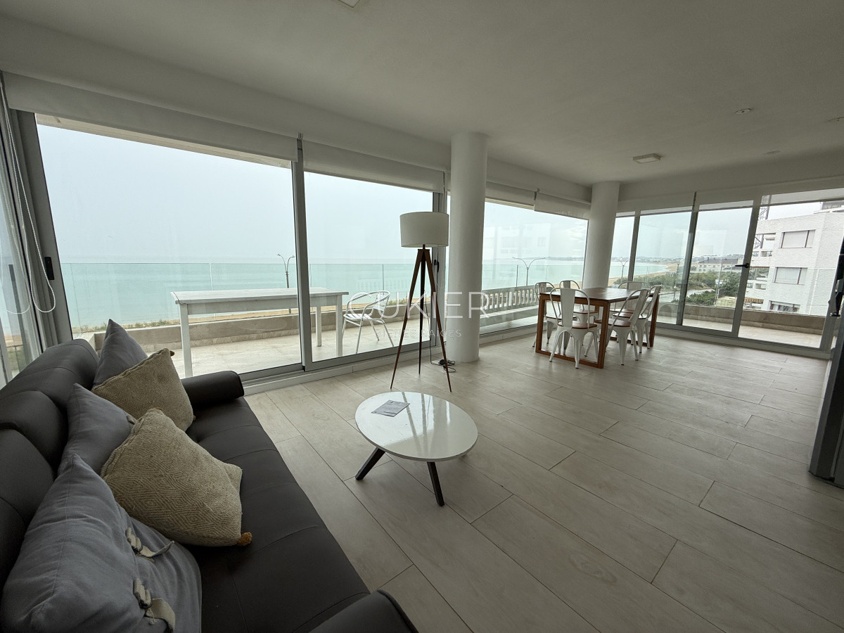 Apartamento ID.4546 - Venta y alquiler anual o invernal de apartamento 2 dormitorios frente al mar en playa mansa 