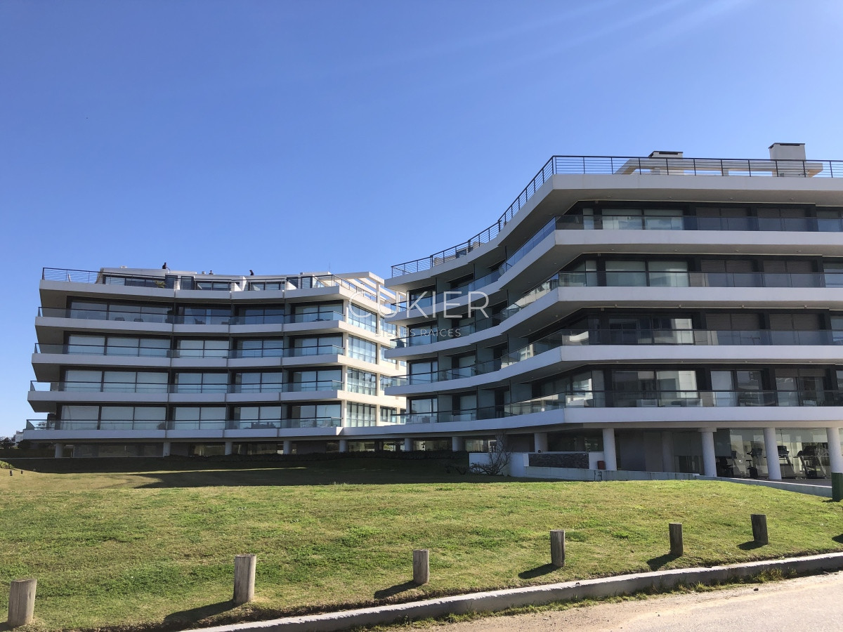 Apartamento ID.2660 - Venta hermoso departamento 3 suites en primera linea Playa Brava torre de categoría