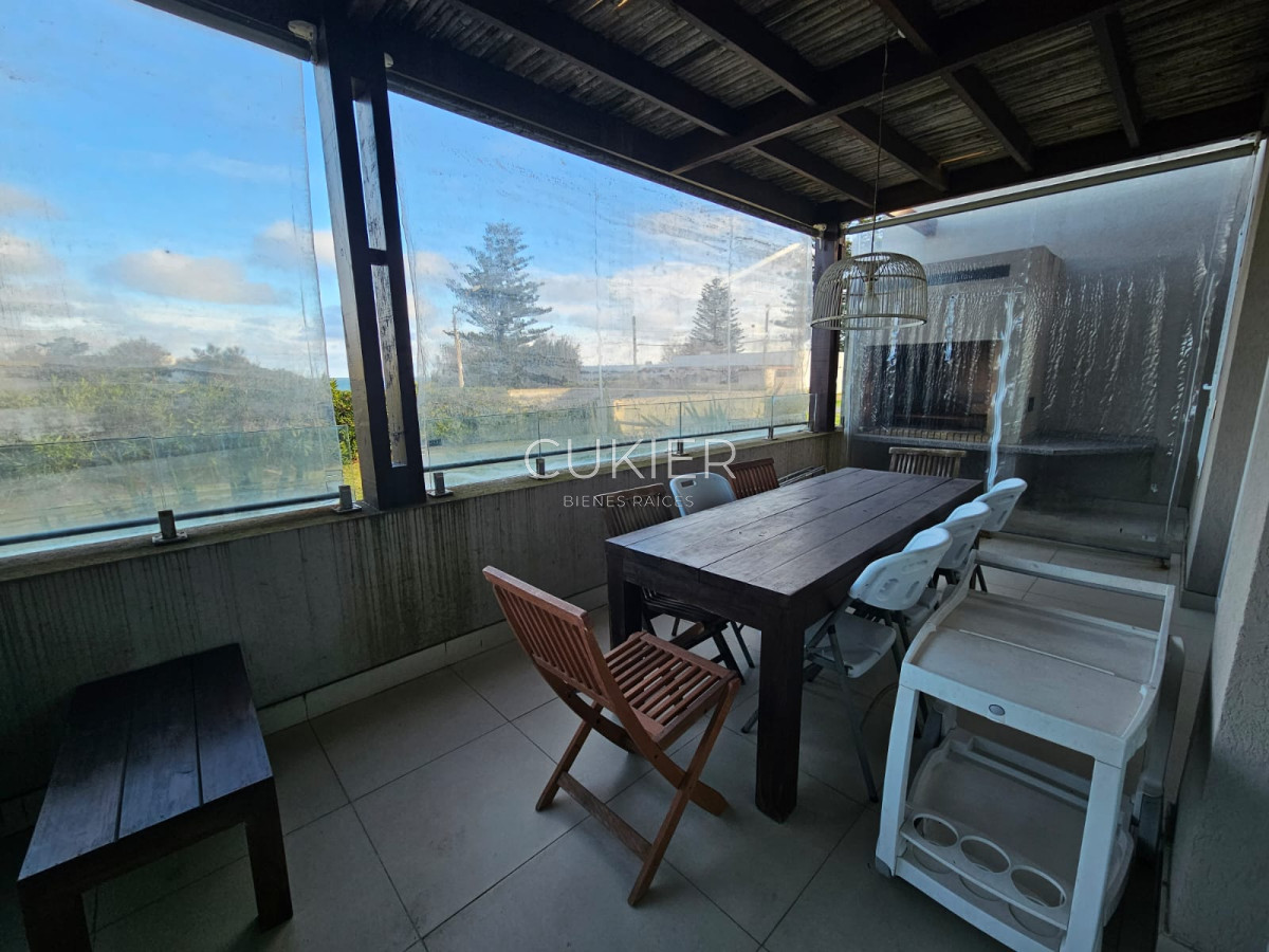 Apartamento ID.2064 - Alquiler anual de apartamento 2 dormitorios con parrillero propio en la Barra Punta del Este