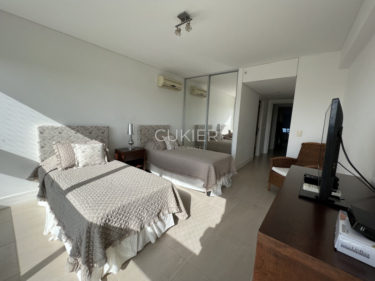 Apartamento ID.1602 - Alquiler invernal apartamento 2 dormitorios en primera linea Playa Brava Punta del Este