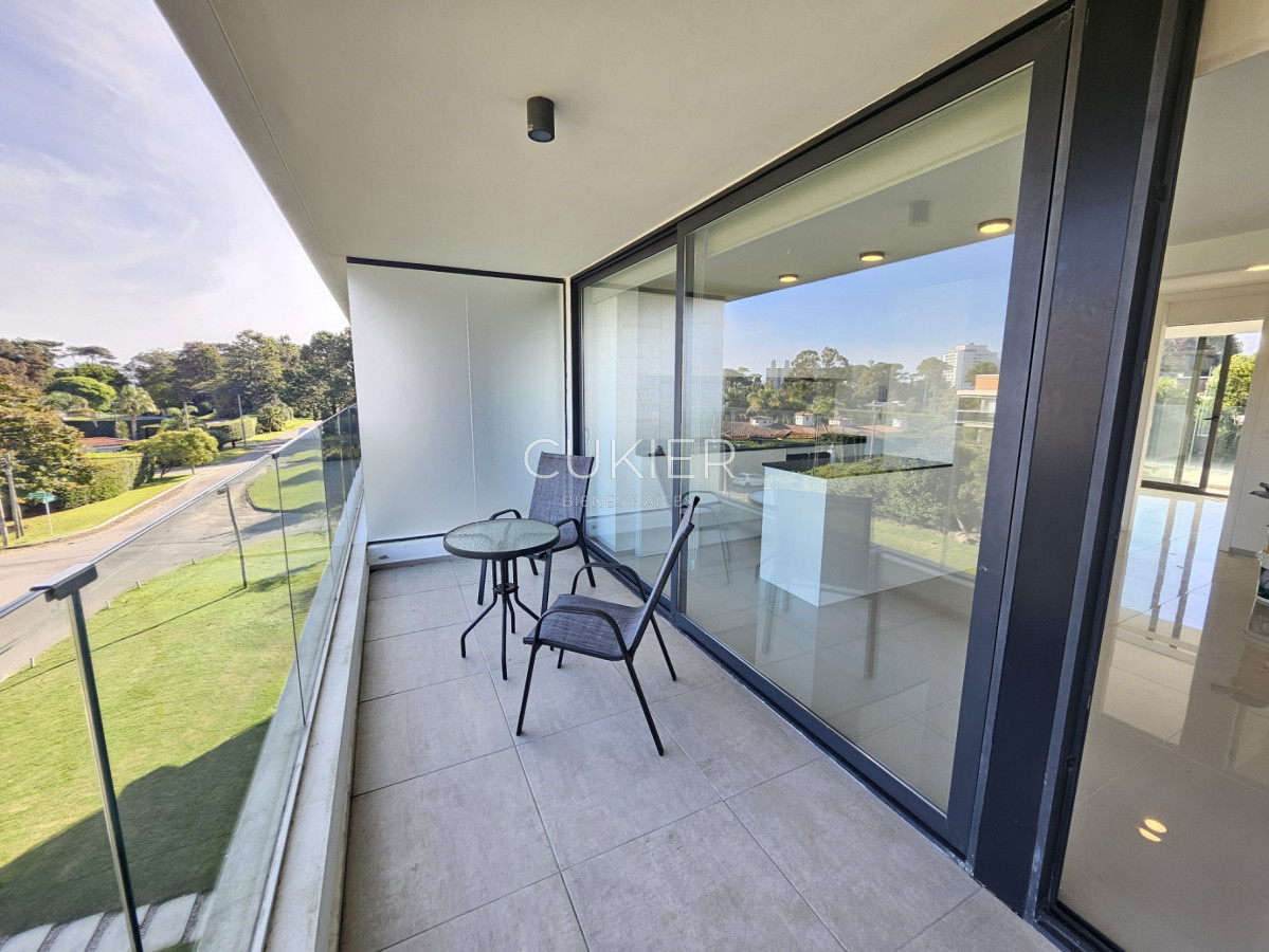 Apartamento ID.1365 - Venta apartamento 2 dormitorios en Playa Mansa Punta del Este