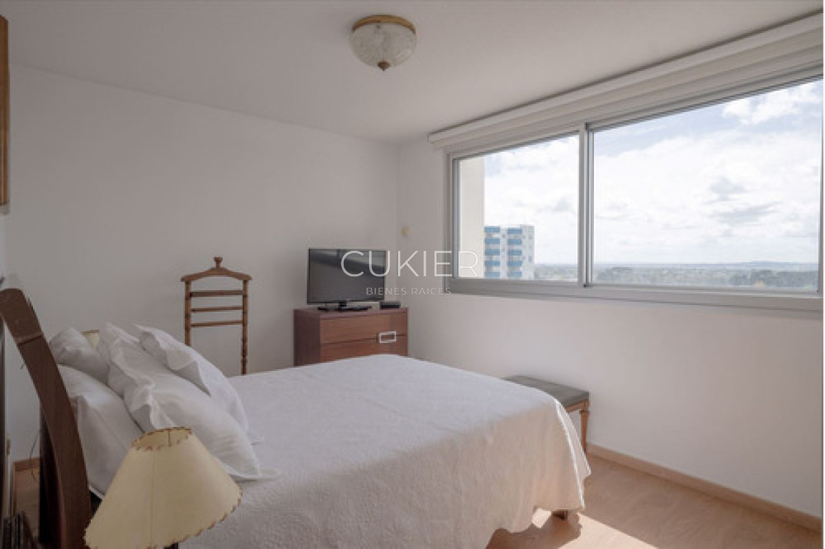 Apartamento ID.4622 - Vendo Apartamento 2 Dormitorios Punta Del Este Roosevelt