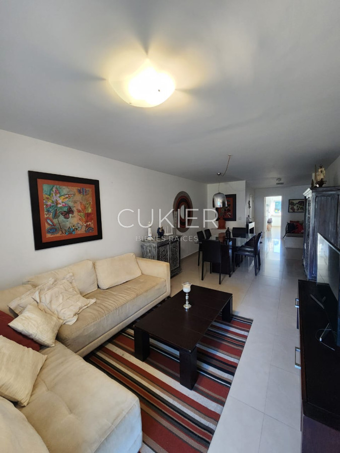 Apartamento ID.4389 - Alquiler anual de apartamento 2 dormitorios en Altos del Golf rincón del indio 
