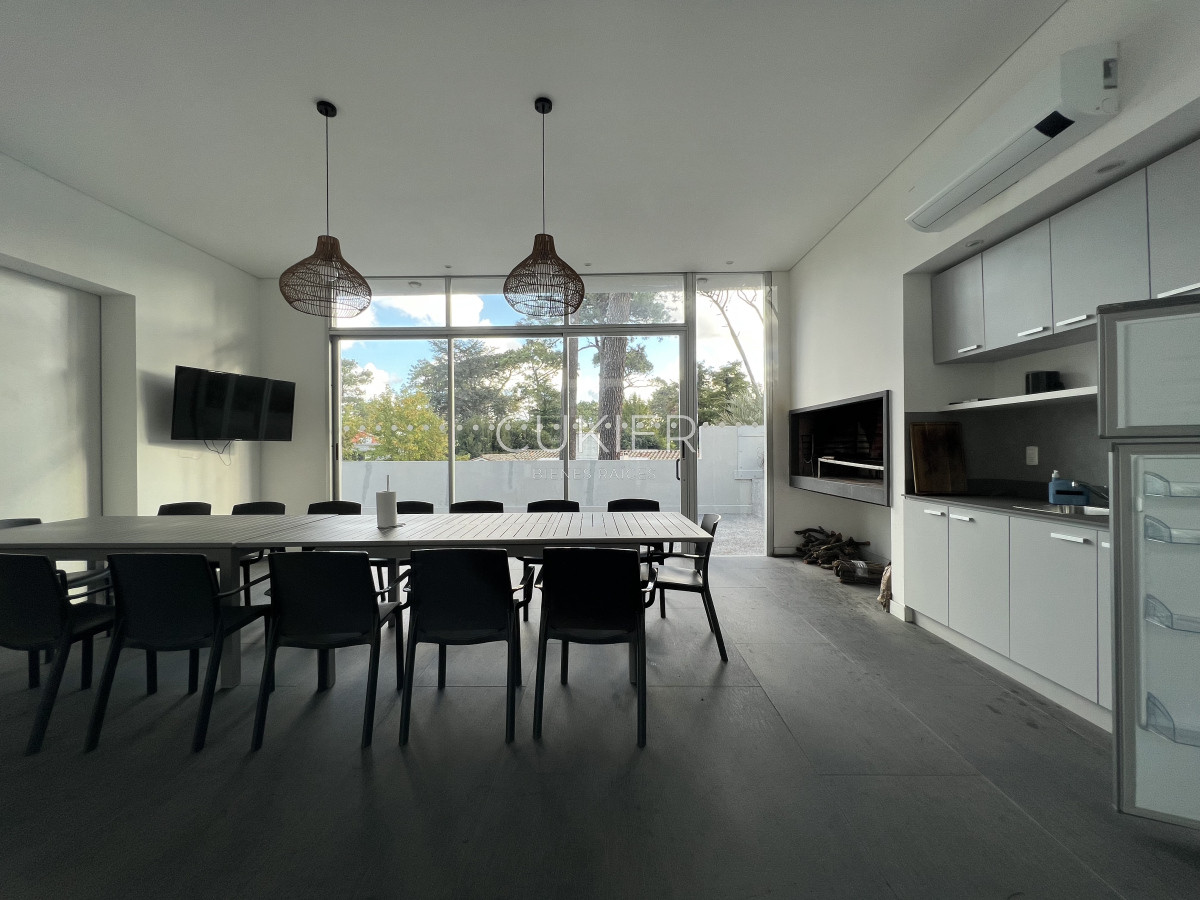 Apartamento ID.4565 - Venta de apartamento 2 dormitorios con terraza propia en edificio con servicios Roosevelt