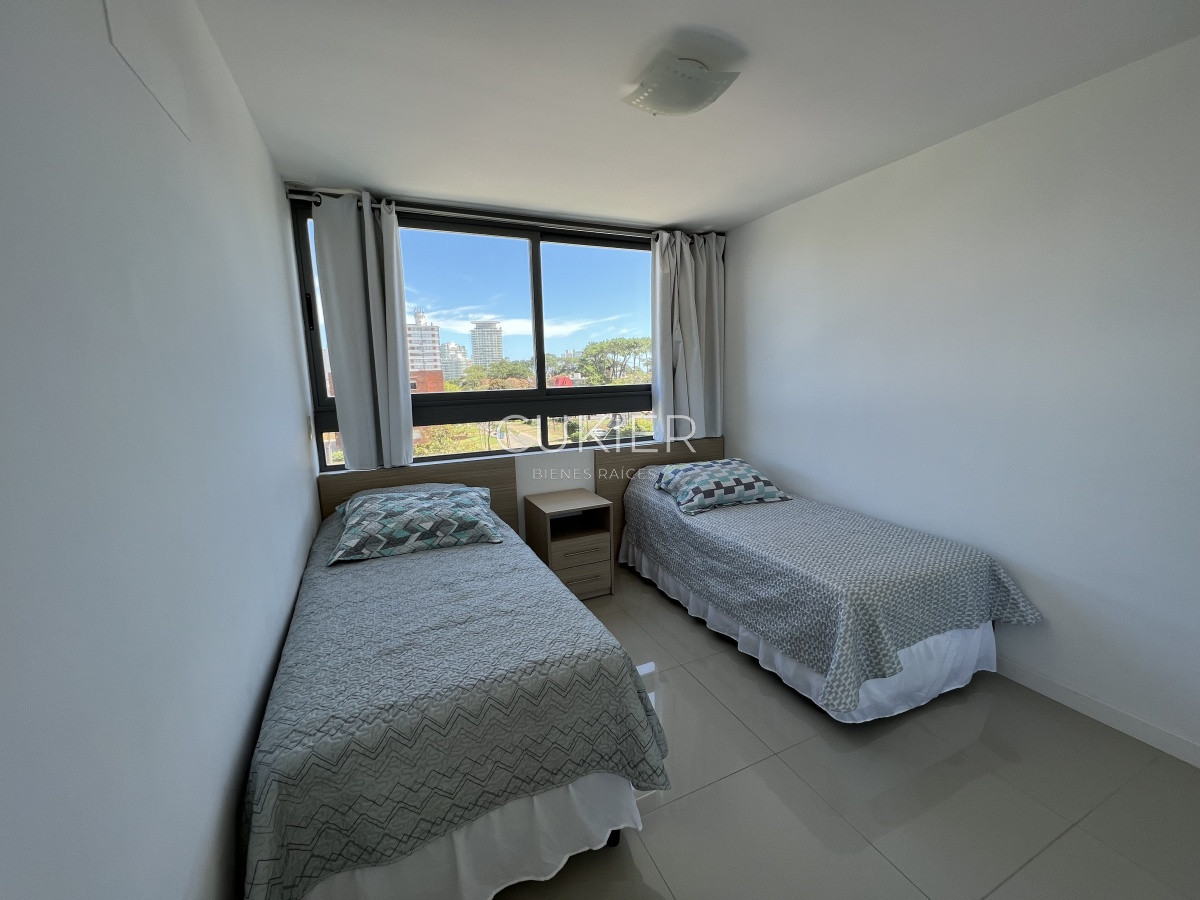 Apartamento ID.1506 - Alquiler de temporada y venta de apartamento 2 dormitorios en edificio de categoría Playa Brava