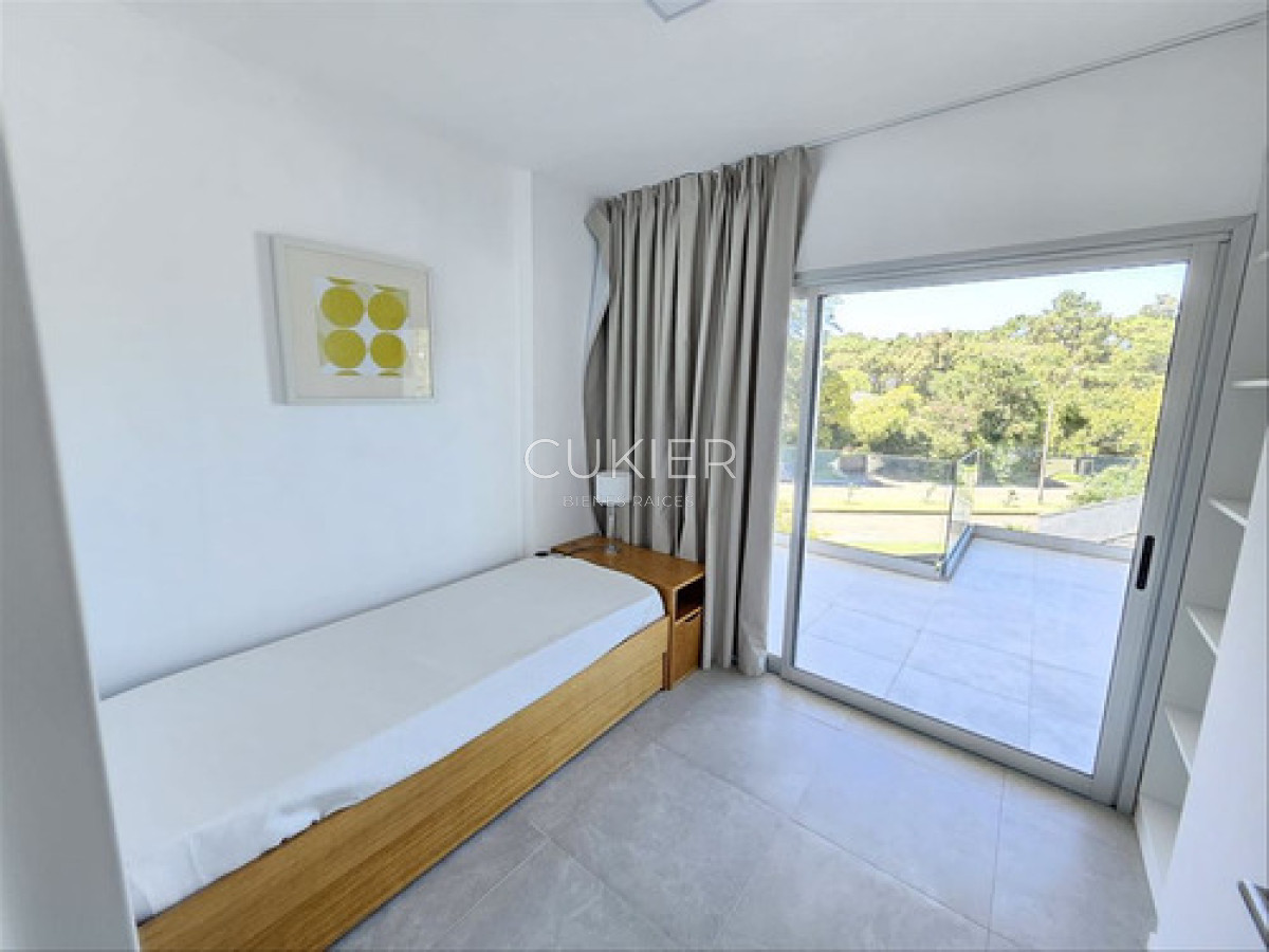 Apartamento ID.4617 - Apartamento En Venta De 2 Dormitorios Playa Mansa