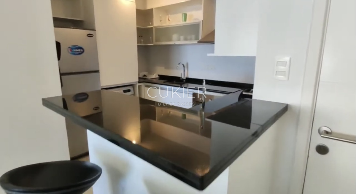 Apartamento ID.2664 - Alquiler anual y temporada de apartamento 2 dormitorios a pasos de Playa brava en Punta del este