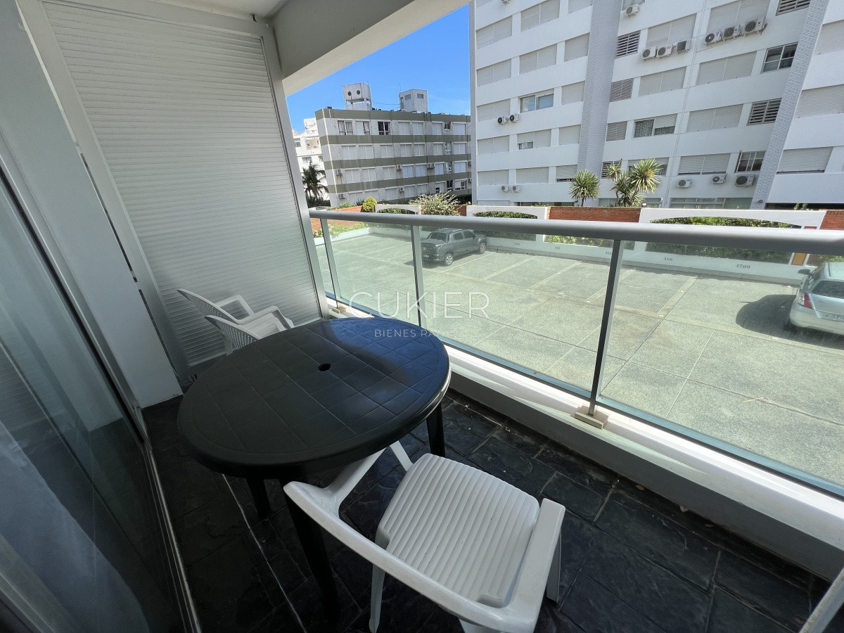 Apartamento ID.1309 - Alquiler anual apartamento 1 dormitorio a 100 metros de Playa Mansa punta del Este