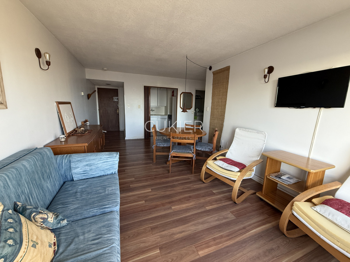 Apartamento ID.529 - Venta departamento 1 y medio dormitorios en Peninsula Punta del Este