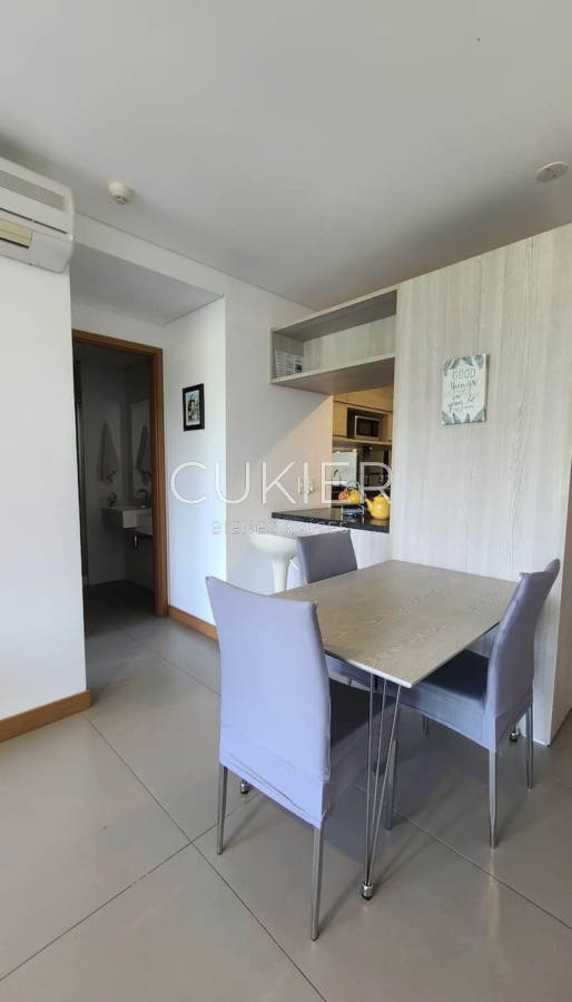 Apartamento ID.4121 - Venta de apartamento 1 dormitorio en primera linea mansa edificio Sea Breezes
