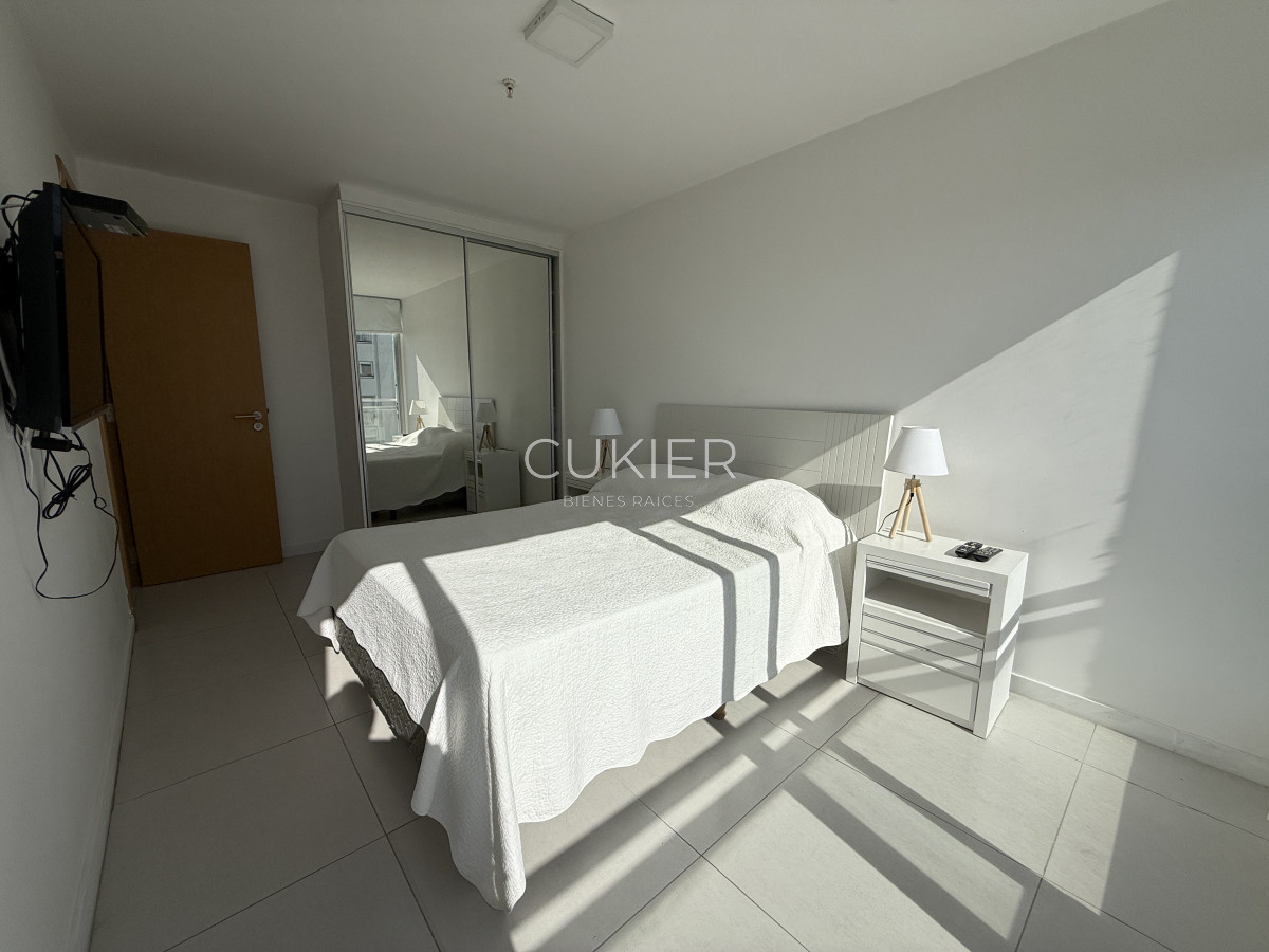 Apartamento ID.1033 - Se vende en oportunidad apartamento 1 dormitorio en edificio con servicios 