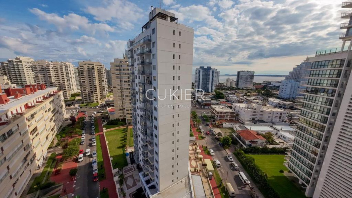 Apartamento ID.1913 - Venta de apartamento 2 dormitorios en Aidy Grill Punta del Este.