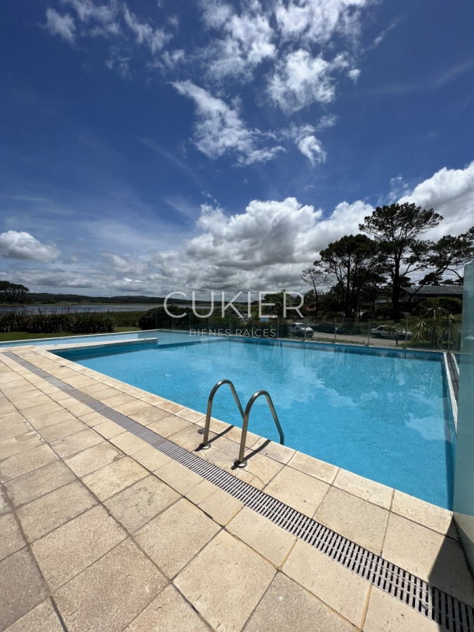 Apartamento ID.1305 - Alquiler temporada apartamento 3 dormitorios en primera linea frente al mar Playa Mansa Punta del Este