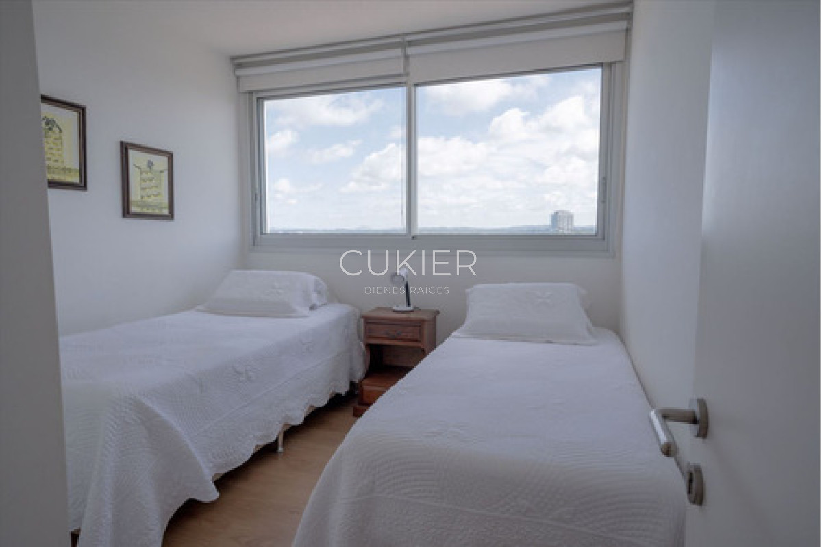 Apartamento ID.4622 - Vendo Apartamento 2 Dormitorios Punta Del Este Roosevelt