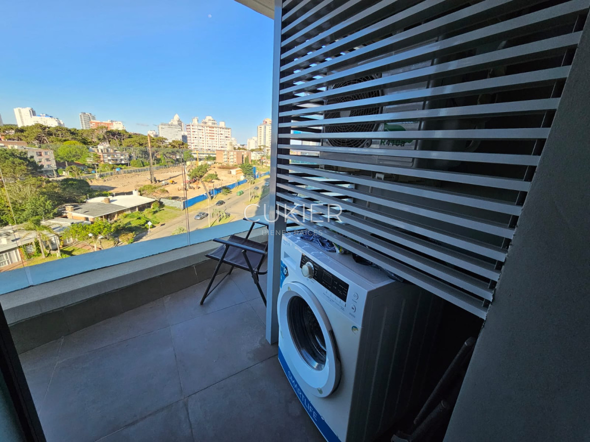 Apartamento ID.2739 - Venta y alquiler temporal de apartamento 3 dormitorios en edificio de categoría Punta del Este
