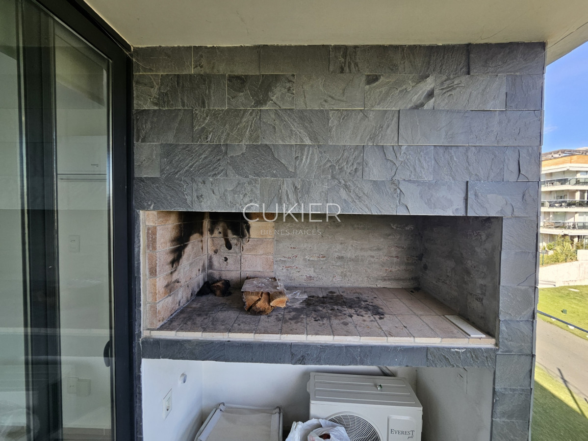 Apartamento ID.1365 - Venta apartamento 2 dormitorios en Playa Mansa Punta del Este