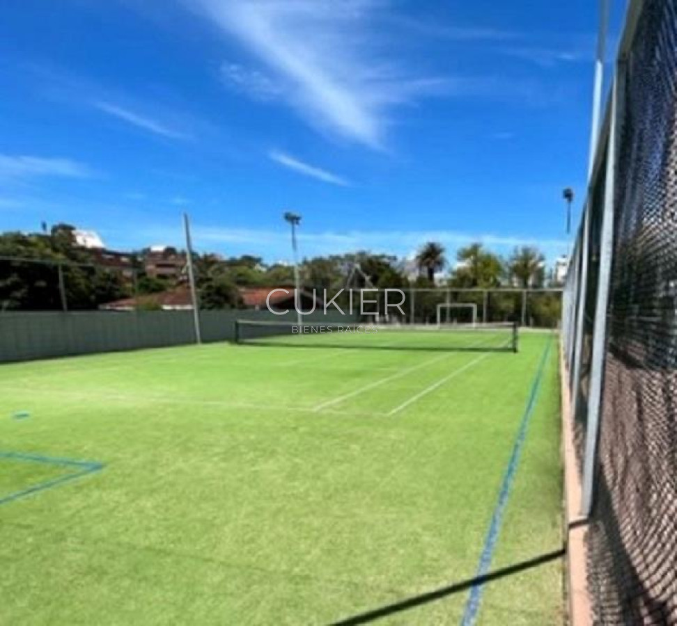 Apartamento ID.1410 - Alquiler anual de apartamento 2 dormitorios en Alexander Boulevard Punta del Este