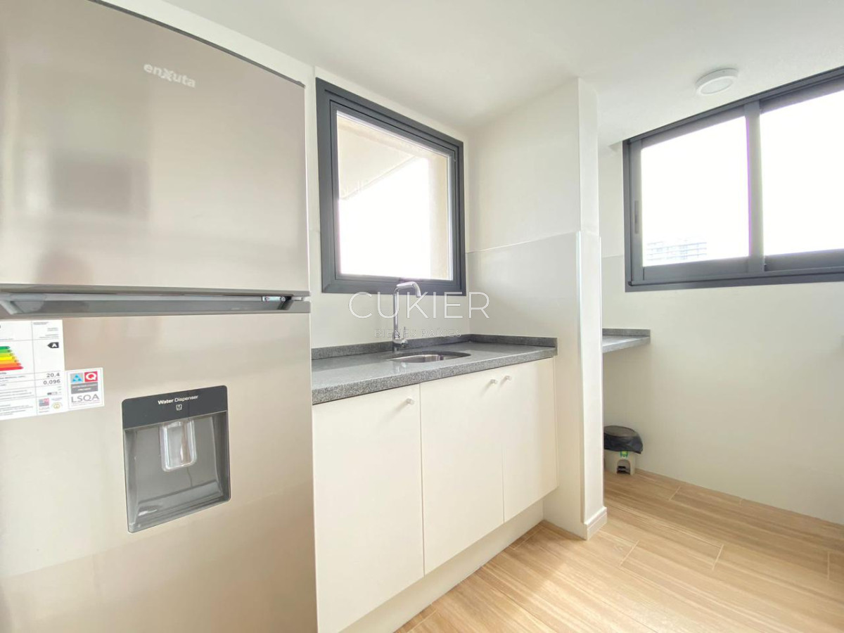 Apartamento ID.4039 - Alquiler anual apartamento 2 dormitorios con vista al mar en Aidy Grill edificio con servicios 