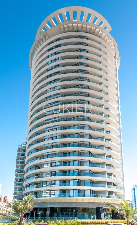 Apartamento ID.2739 - Venta y alquiler anual de apartamento 3 dormitorios en edificio de categoría Punta del Este