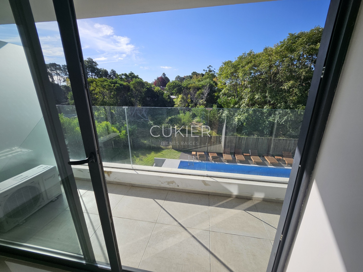 Apartamento ID.1365 - Venta apartamento 2 dormitorios en Playa Mansa Punta del Este