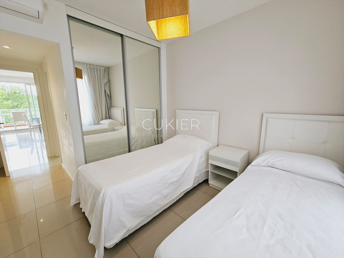 Apartamento ID.2862 - Venta apartamento 2 dormitorios con parrillero propio en Mansa Punta del Este