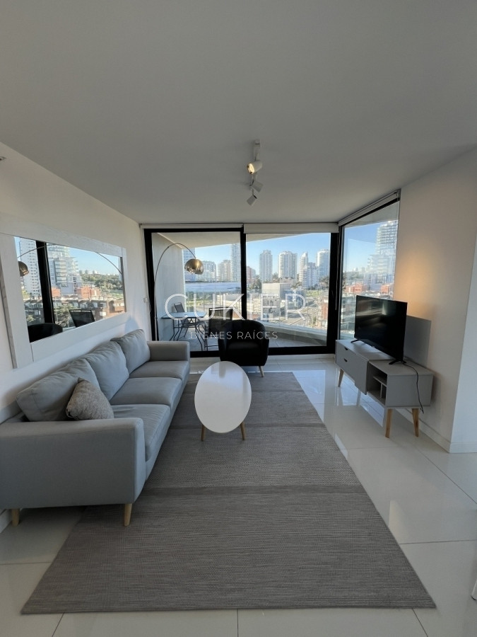 Apartamento ID.2739 - Venta y alquiler temporal de apartamento 3 dormitorios en edificio de categoría Punta del Este