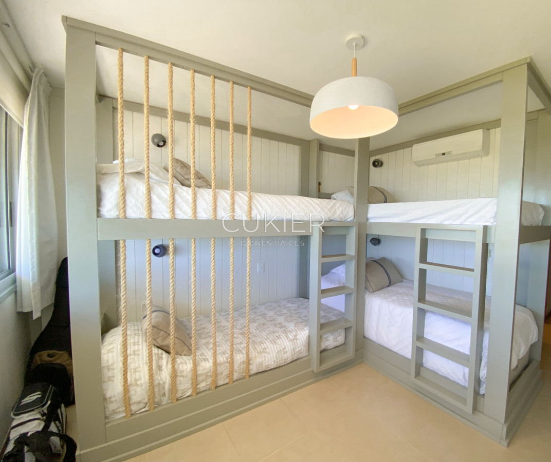 Apartamento ID.1374 - Alquiler anual y venta de hermoso apartamento primera linea en Playa Brava Punta del Este