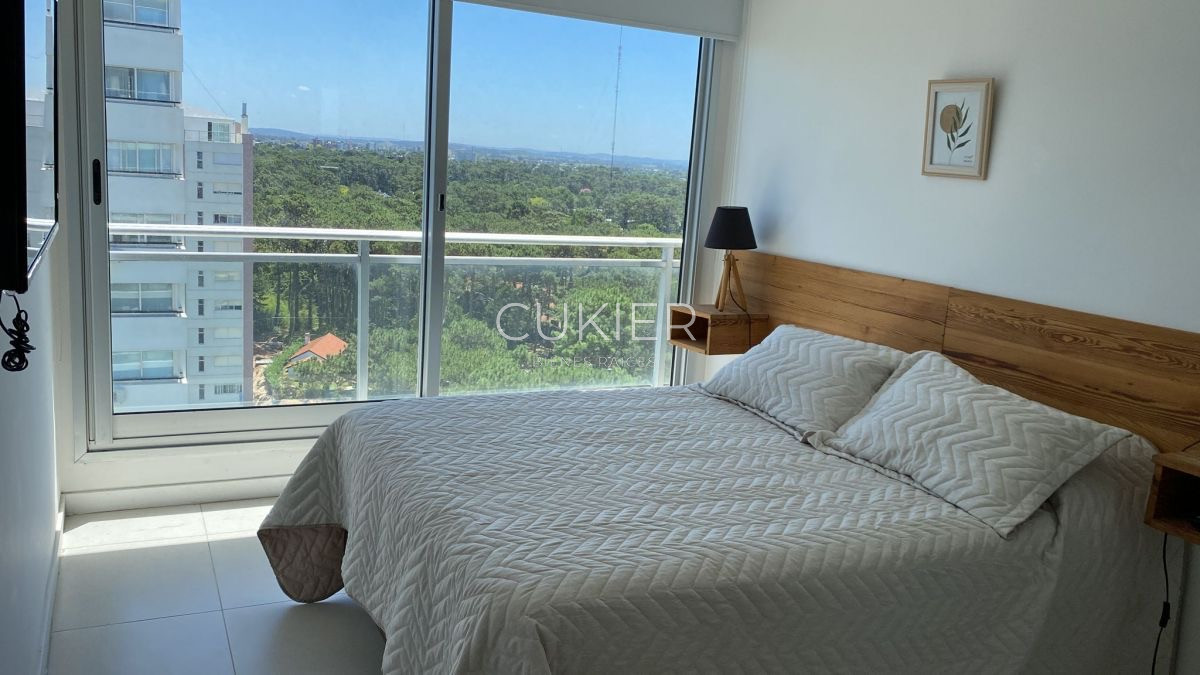 Apartamento ID.1081 - Alquiler anual apartamento 1 dormitorio en edificio con servicios Punta del Este