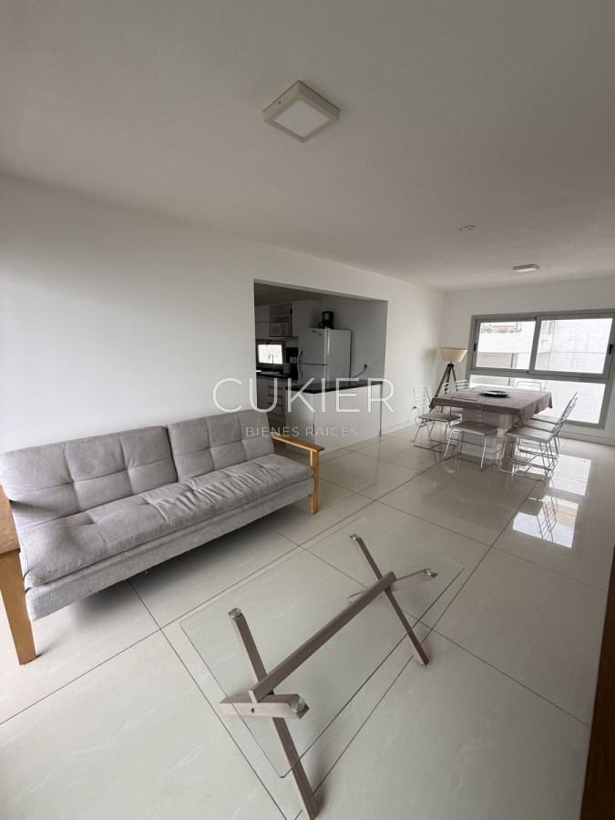 Apartamento ID.4547 - Alquiler anual e invernal de apartamento 3 dormitorios con palillero propio frente al mar en playa mansa 