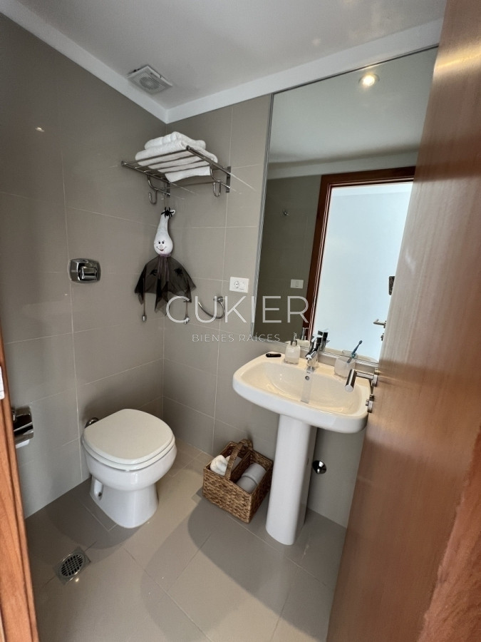 Apartamento ID.2660 - Venta hermoso departamento 3 suites en primera linea Playa Brava torre de categoría