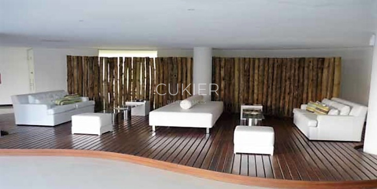 Apartamento ID.3537 - Venta apartamento 3 dormitorios y dependencia en Playa Brava a 100 m del mar 