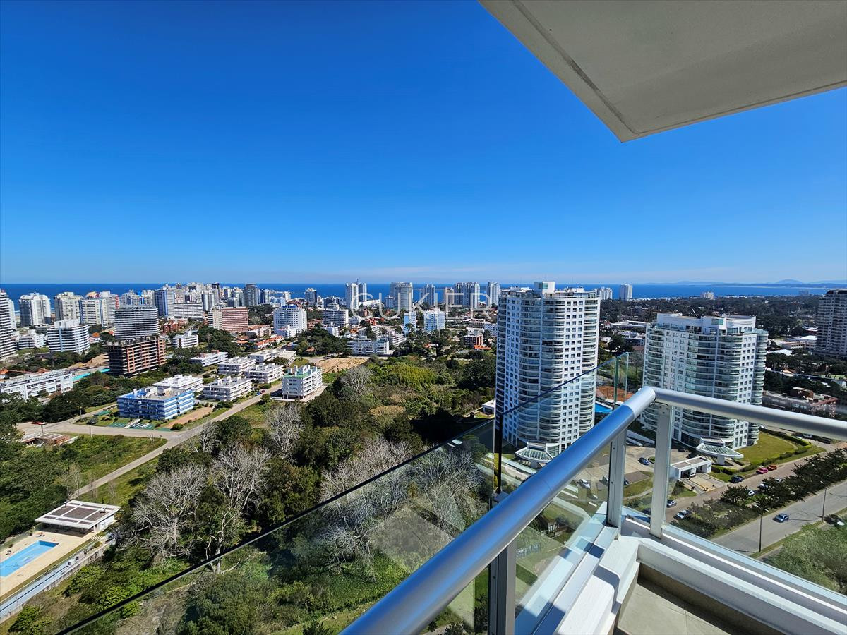 Apartamento ID.3548 - VENTA Penthouse 3 dormitorios con terraza exclusiva y parrillero en torre ONE 