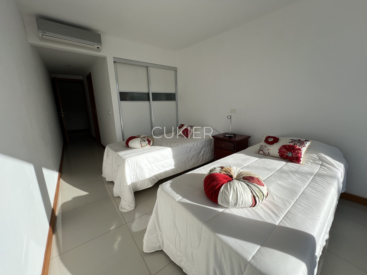 Apartamento ID.2660 - Venta hermoso departamento 3 suites en primera linea Playa Brava torre de categoría