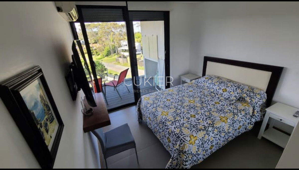 Apartamento ID.4121 - Venta de apartamento 1 dormitorio en primera linea mansa edificio Sea Breezes