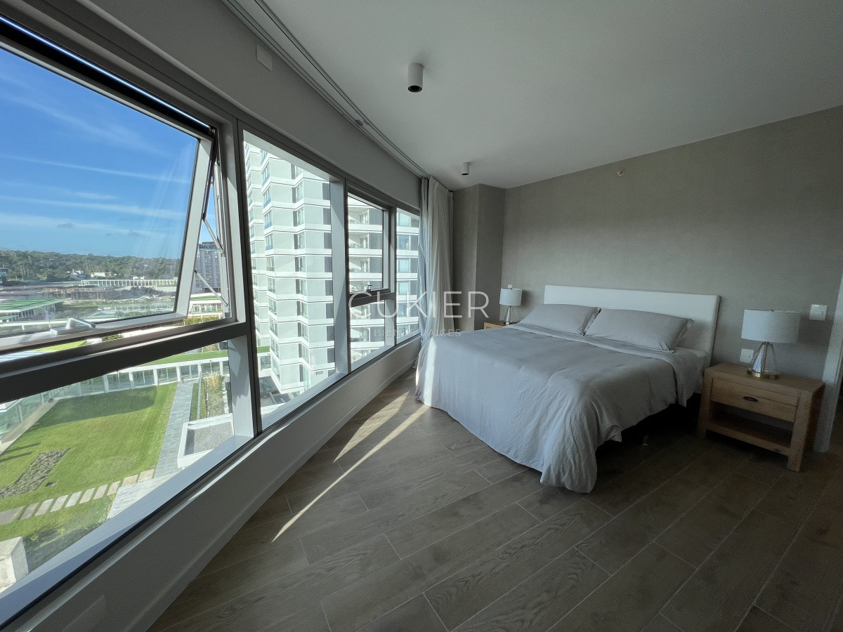 Apartamento ID.1601 - Alquiler anual apartamento 2 dormitorios primera linea Playa Brava en Trump Tower