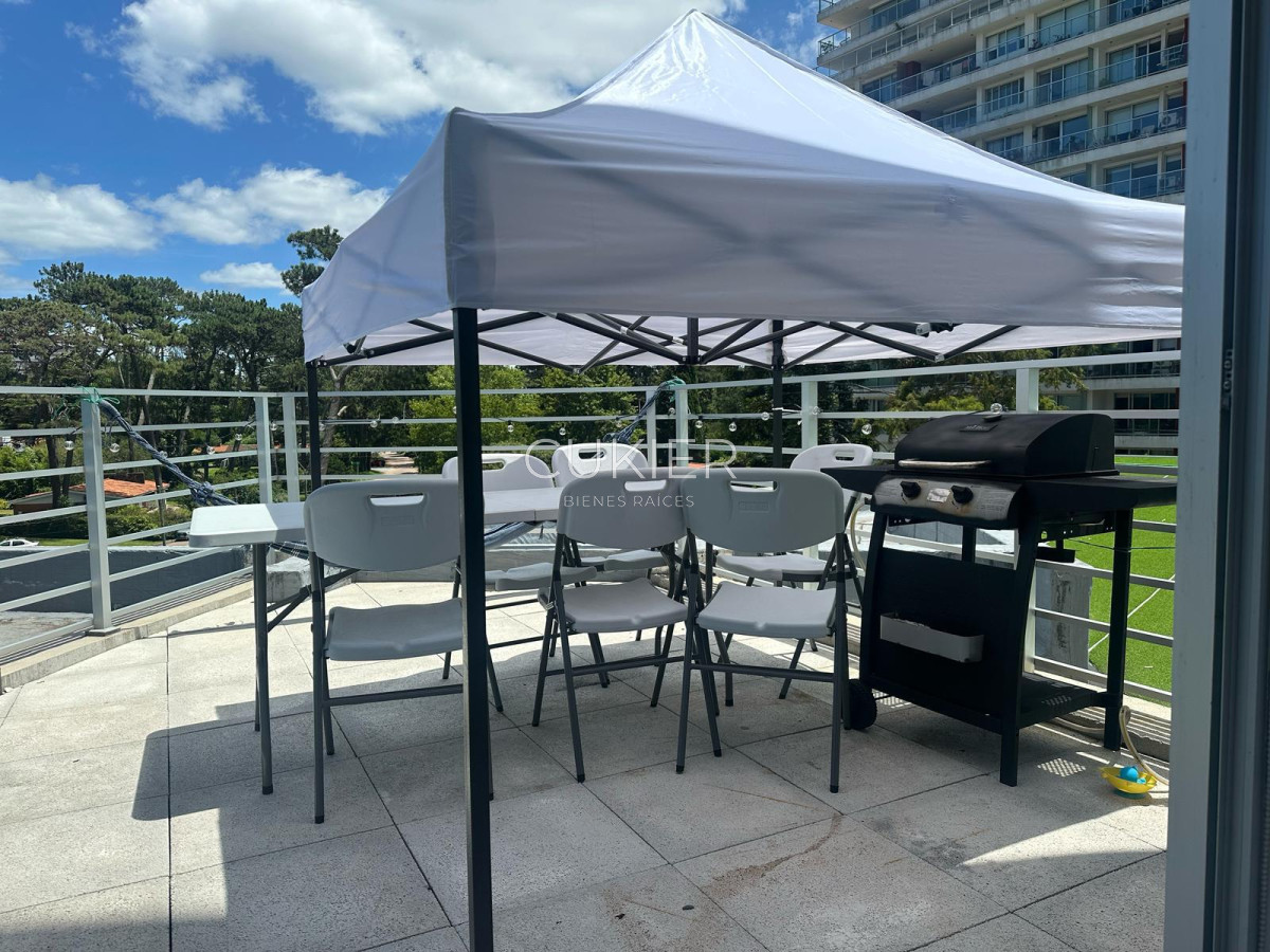 Apartamento ID.4565 - Venta de apartamento 2 dormitorios con terraza propia en edificio con servicios Roosevelt